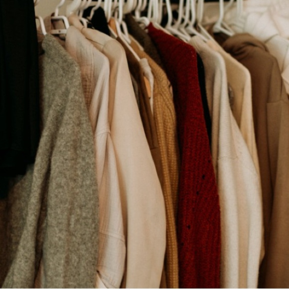 “LIKE” this post to get notification when I go LIVE. 🛍️🥰